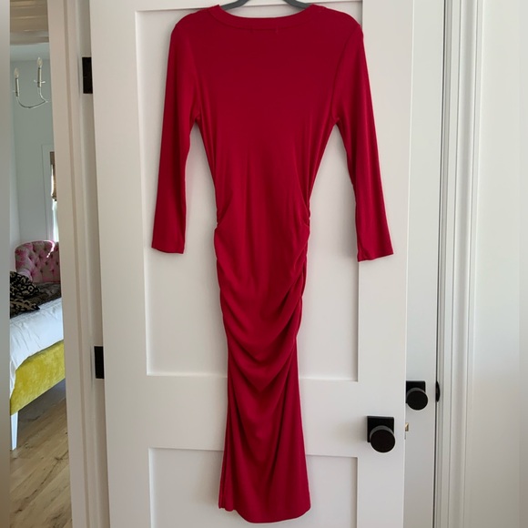 š©·VALENTINEāS DAY SPECIALš©·
Michael Stars Christina Red Ribbed 3/4 Sleeve Ruched - Picture 4 of 7